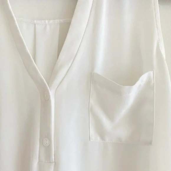 Lush White Tank w/ One-Pocket szS NWOT - Picture 2 of 3